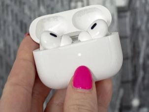 如何在苹果Airpods Pro 2耳塞上禁用音量手势控制