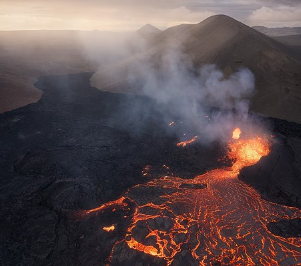 如何拍摄冰岛火山的令人难以置信的图像并在此过程中融化我的无人机