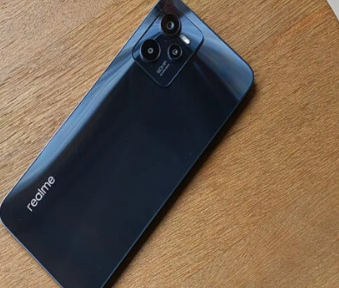 Realme C35手机中的八核处理器以2.0GHz的速度工作