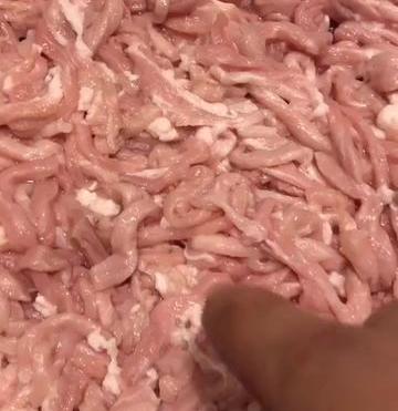 鱼香肉丝和京酱肉丝的区别（鱼香肉丝 青椒肉丝 京酱肉丝 都用这玩意）