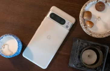 Pixel 2024更新解决了相机应用程序崩溃和显示屏闪烁问题