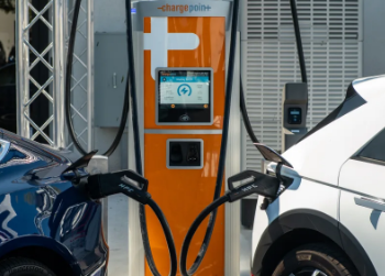 ChargePoint的新适配器声称可与所有电动汽车兼容无论品牌和型号