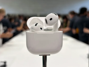 苹果AirPods 4上手体验ANC性能令人印象深刻